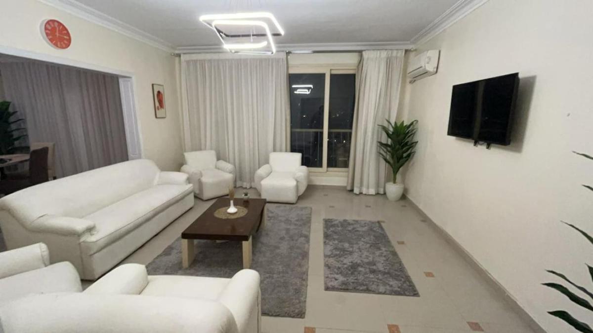 Madi Nile And Pyramids View 3br Cairo