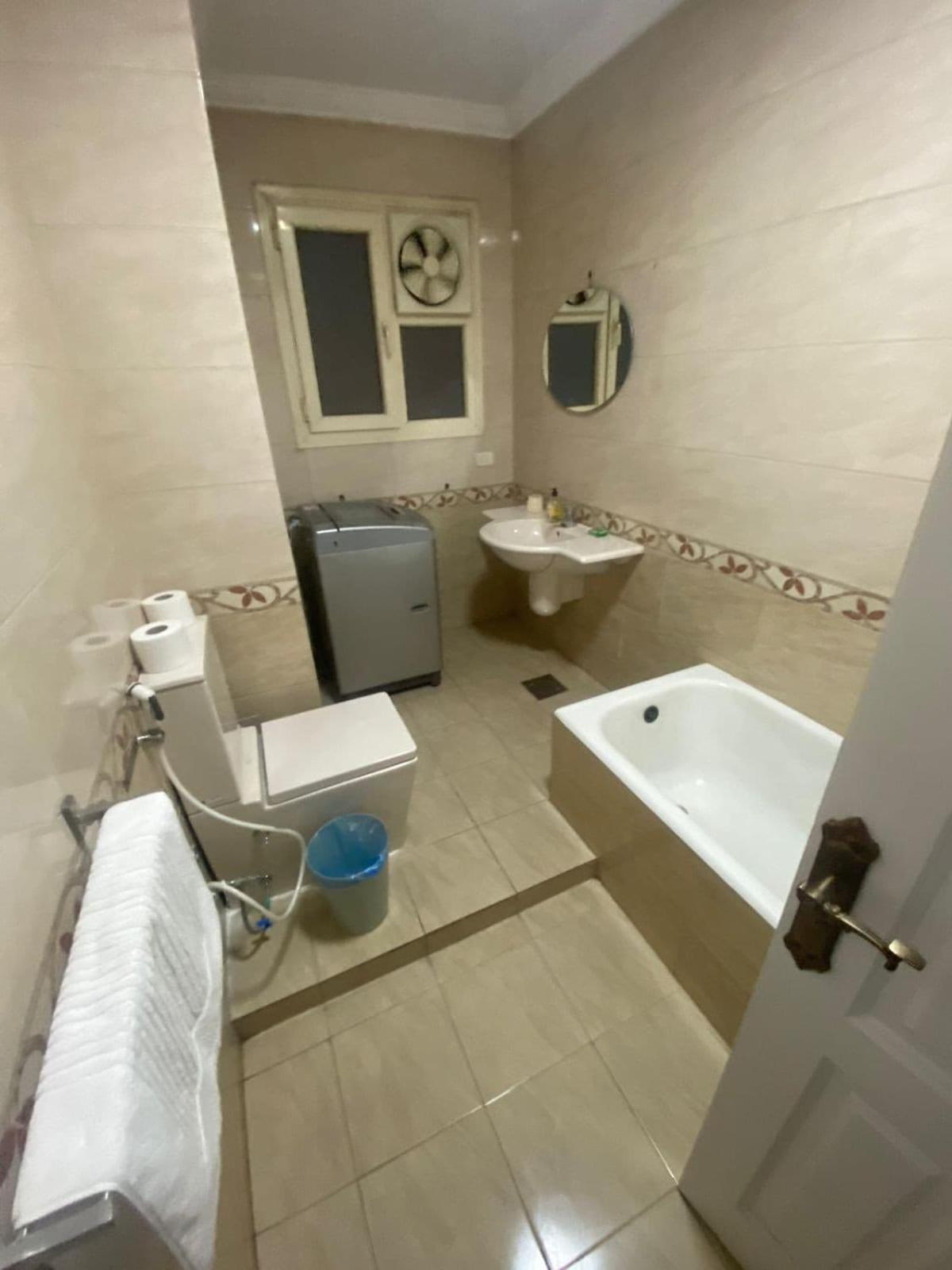 Madi Nile And Pyramids View 3br Apartment Cairo
