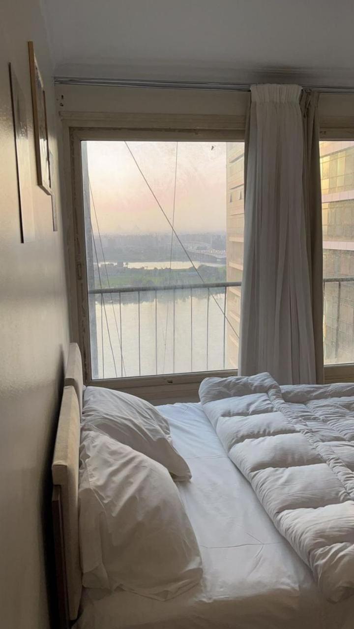 Madi Nile And Pyramids View 3br * Cairo