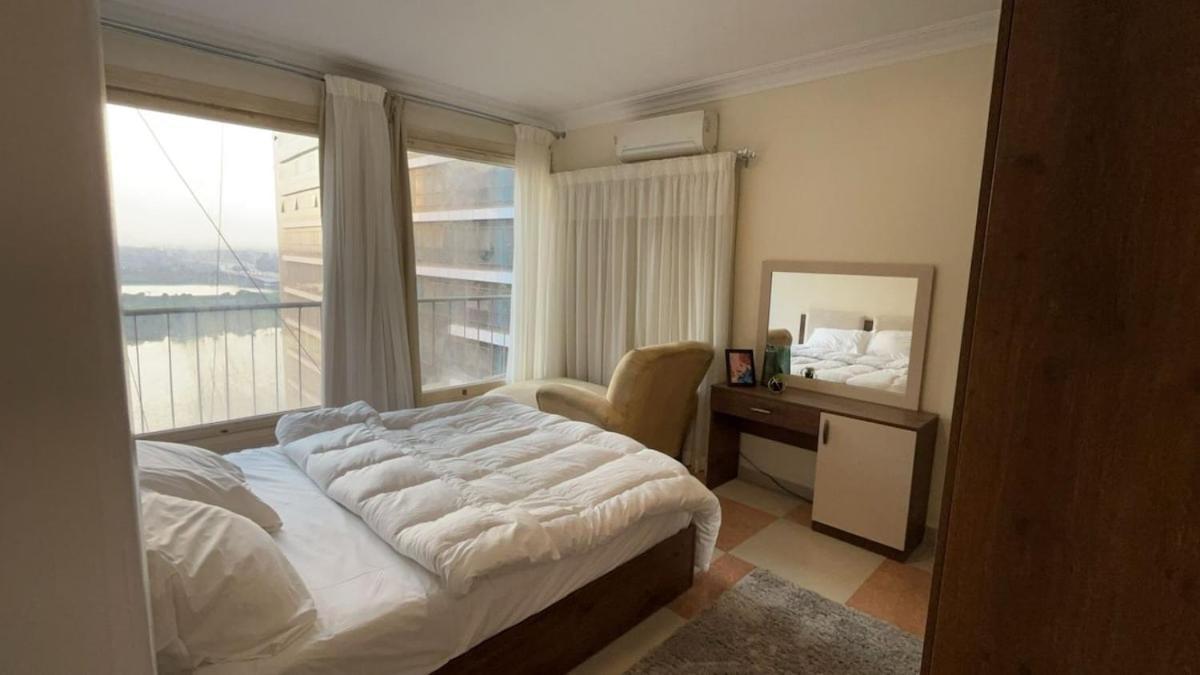Madi Nile And Pyramids View 3br Cairo